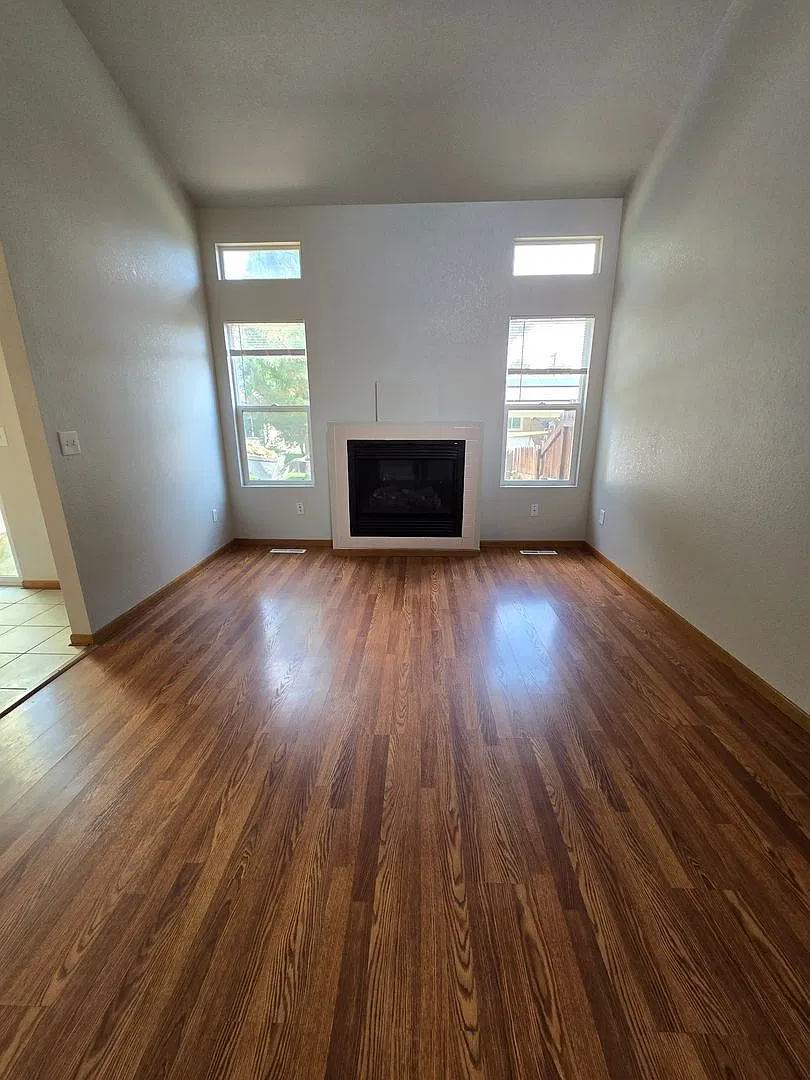 Great Townhome in Windsor — Photo 4