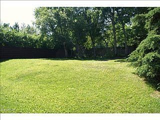 3rd image of 7414 Linden Dr