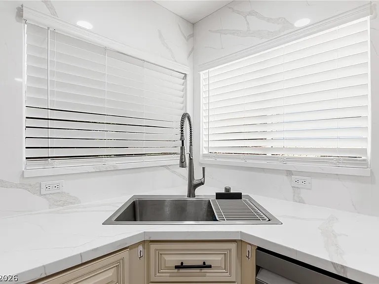 3647 McMurty Ct — Photo 13