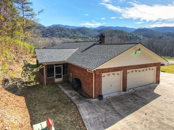 45 Sulphur Ln, Murphy, NC 28906