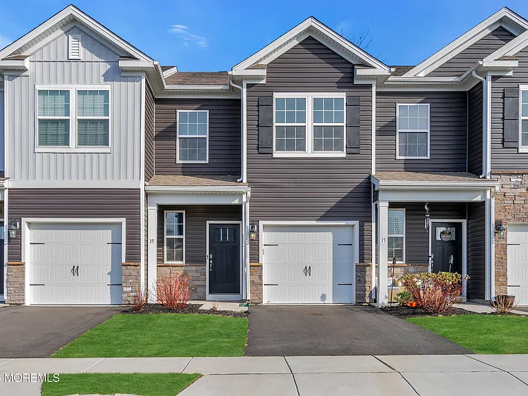 141 Mazzeo Dr — Photo 1