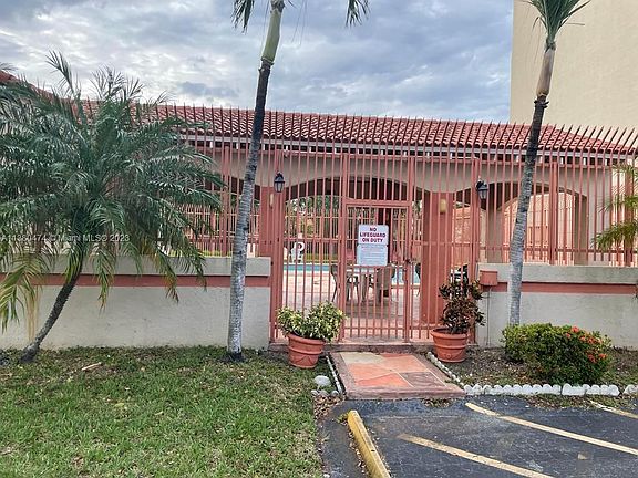 4th image of 10227 NW 9th Street Cir APT 103-3