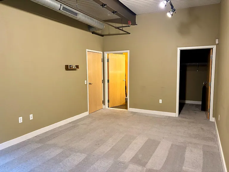 75 Maple St #108 — Photo 6