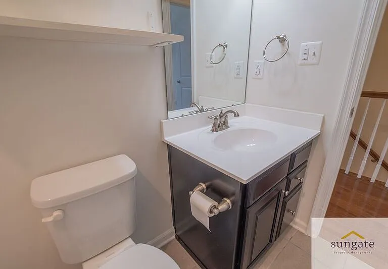 1724 Lantern Mews — Photo 32