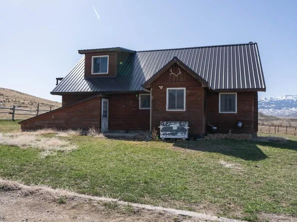 16 Caddis Ln, Cody, WY 82414
