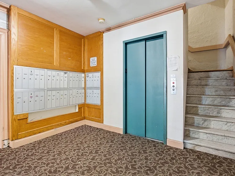 28 Quint Ave #19A — Photo 2