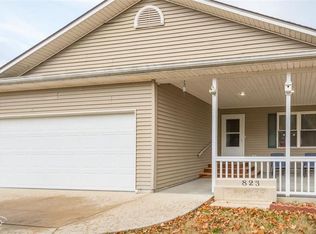 823 N Hickory St, Ottawa, KS 66067