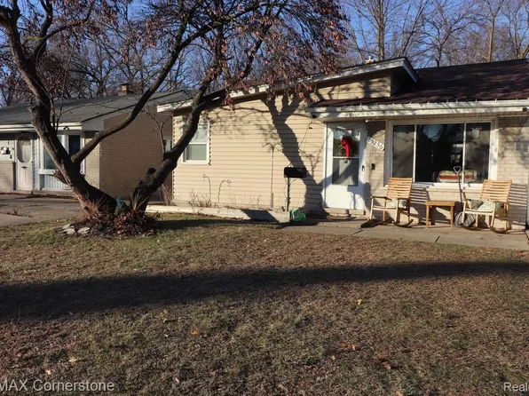 25236 Hopkins St, Dearborn Heights, MI 48125