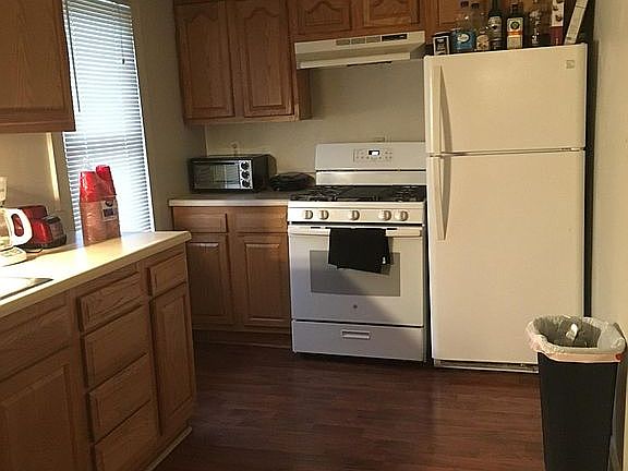 Kitchen - Updated Appliances / Painted 2019