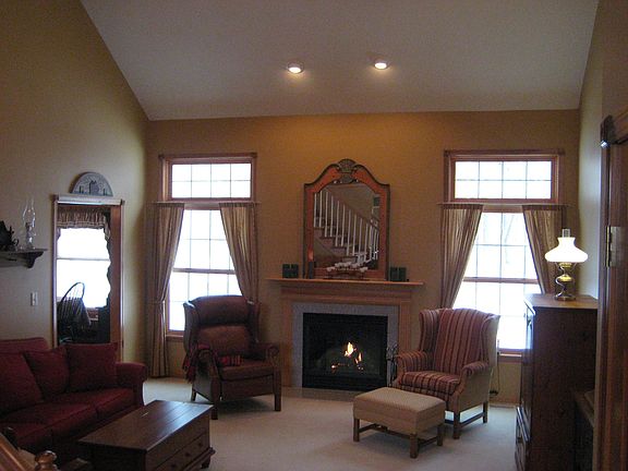 2nd image of 1319 Burr Oak Ct