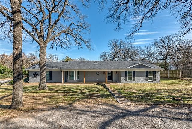 1st image of 3063 Trailwood Dr E