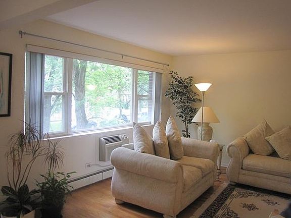 2nd image of 1930 W Estes Ave #105