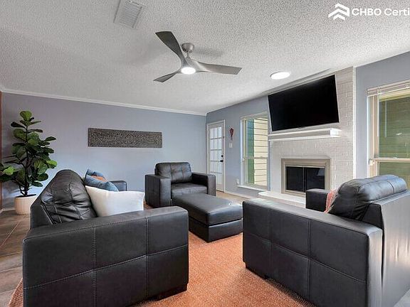 4th image of 1402 Palmnold Cir W
