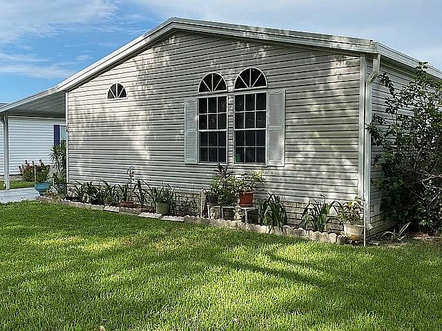 1st image of 76 Fountain Dr