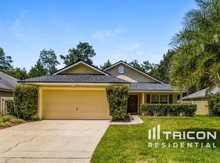 495 Apple Creek Dr, Jacksonville, FL 32218