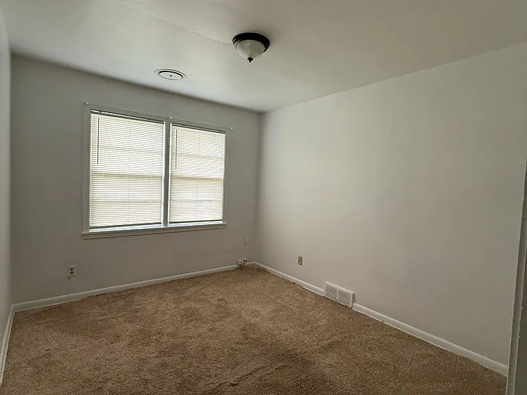 1644 S White Station Rd — Photo 5