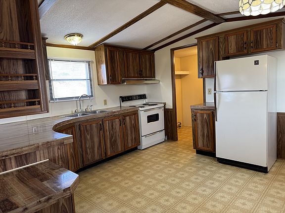 4th image of 152 Summit St