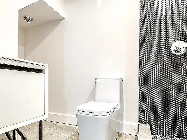 1516 New York Ave #1B — Photo 9