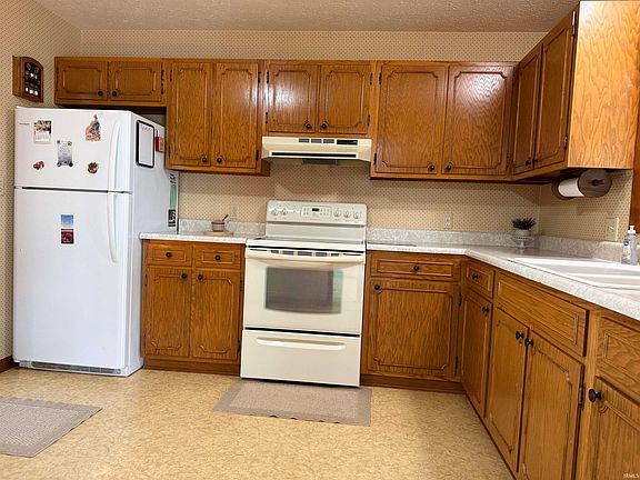 2nd image of 352 Johnson Ln