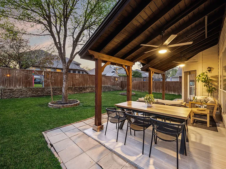 516 Crutcher Xing — Photo 24