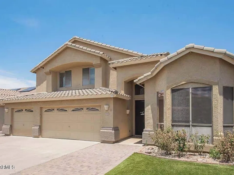 5352 E Woodridge Dr