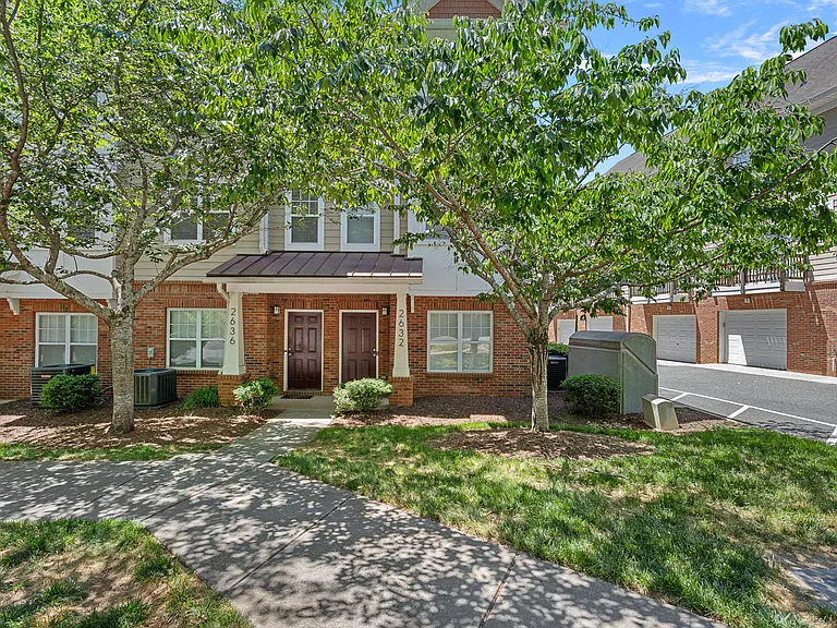 2632 Weddington Ave — Photo 14