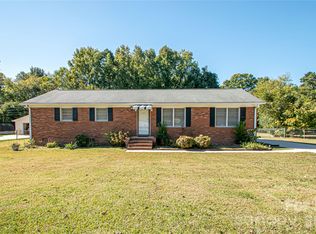 6016 Potters Rd, Matthews, NC 28104