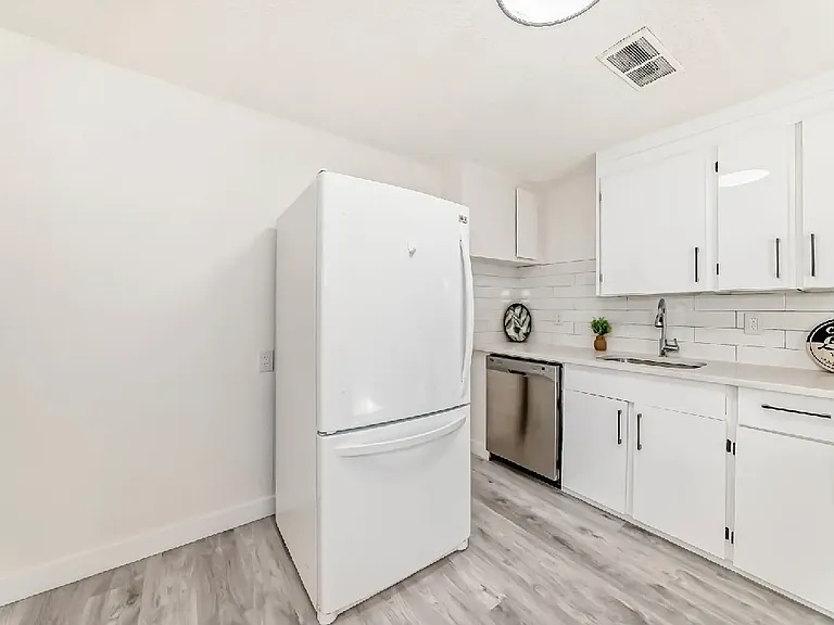 6508 S 34th Ave NW — Photo 9