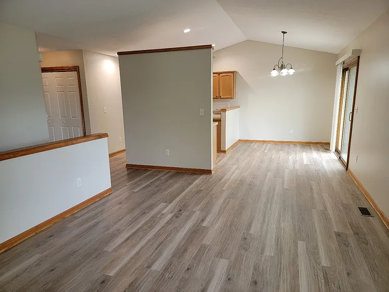 9673 Little Creek Ct — Photo 14
