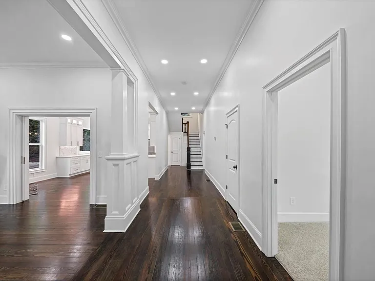 212 S Broad St SW — Photo 12