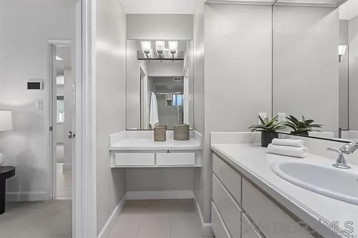 445 Avenida Primavera — Photo 16