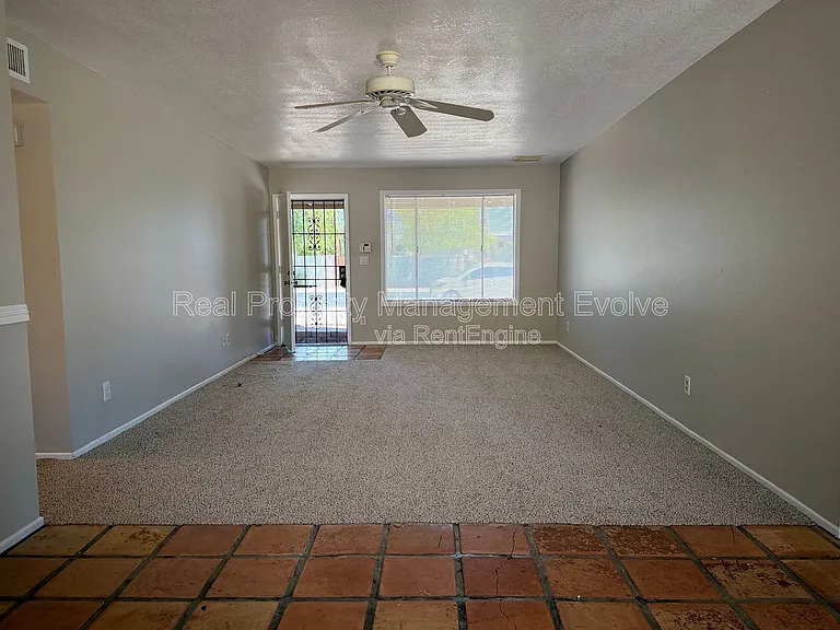 2401 W Fremont Dr — Photo 6
