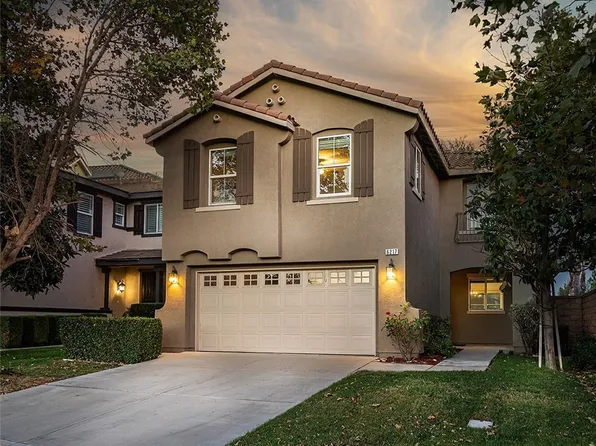 6217 Long Cove Dr, Fontana, CA 92336