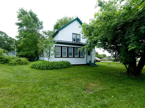 301 N 10th St, Cameron, WI 54822