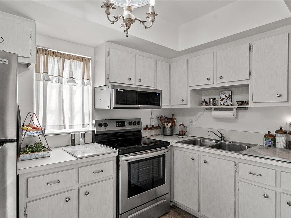 1st image of 315 Circle Drive S #104