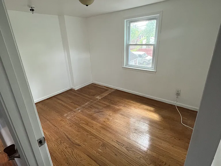 Second Floor Sec Bedroom