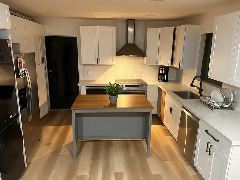 1701 NW 18th Ave #A — Photo 1