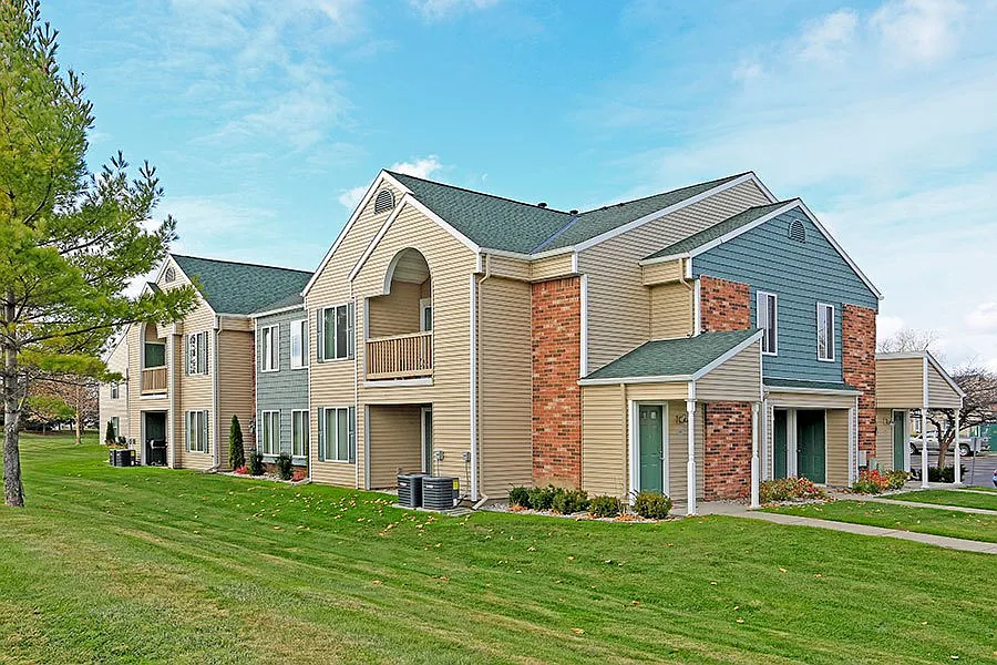 LAKE VILLAGE APARTMENTS — Photo 4