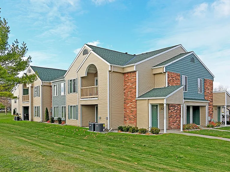 LAKE VILLAGE APARTMENTS — Photo 4