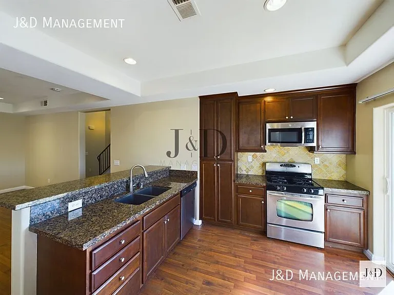 3036 Oliphant St #1 — Photo 8