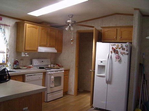 5th image of 15 Lee Ann Ln