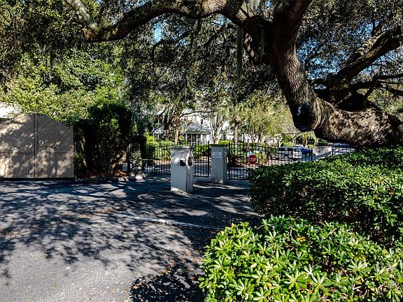 2nd image of 1704 Frederica Rd APT 431