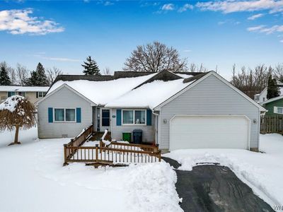 32 Manor Ln, Middleport, NY, 14105