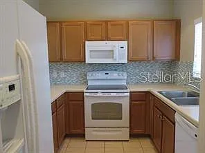 3 bed, 2.5 bath, 1429 sqft, $1,799 — Photo 2