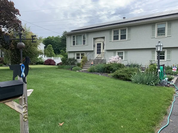 128 Saint Laurent Pkwy, Seekonk, MA 02771