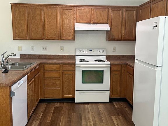 2nd image of 2162 Crater Lake Ave #A-d