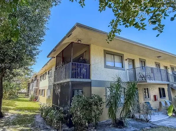 632 Trace Cir APT 202, Deerfield Beach, FL 33441