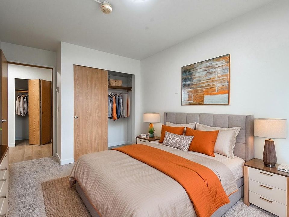 2nd image of 3444 Erickson St #111