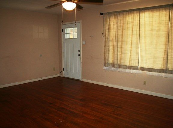 3rd image of 3018 W Beauregard Ave