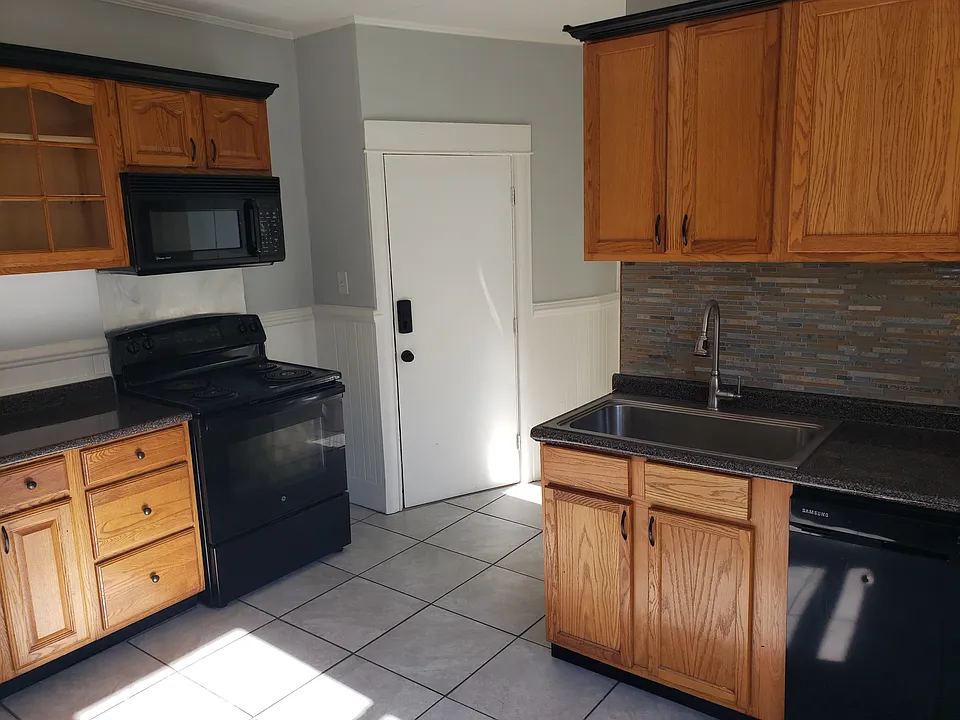 48 Covell St #1W